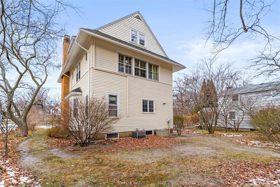 3242 saint paul boulevard