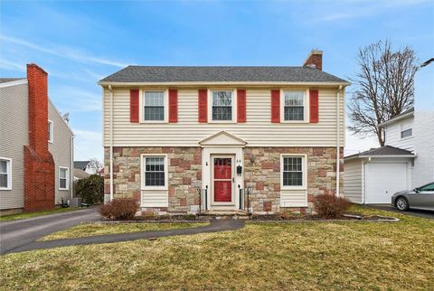 Homes For Sale - 68 Covington Road<br/> Irondequoit, NY 14617