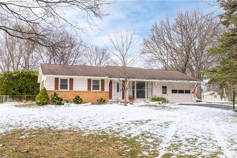 Photo of 174 Shale Drive, Greece, NY 14615 (MLS # R1666509)