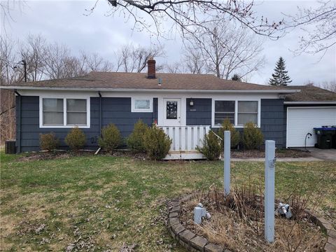 Homes For Sale - 1680 Fairport Nine Mile Point Road<br/> Monroe County, Penfield, NY 14526