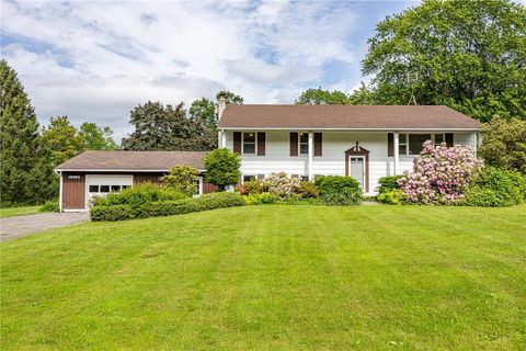 Homes For Sale - 6856 E Port Bay Road<br/> Wayne County, Wolcott, NY 14590