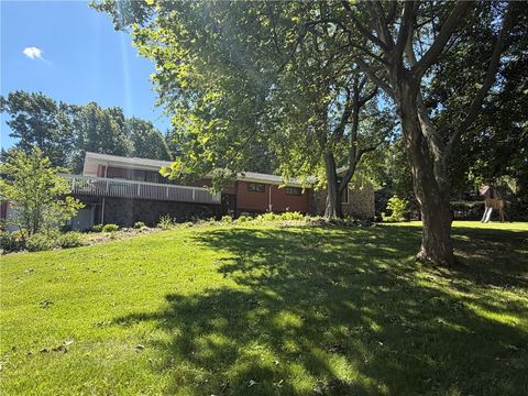 Homes For Sale - 10 Pine Tree Circle<br/> Rush, NY 14543