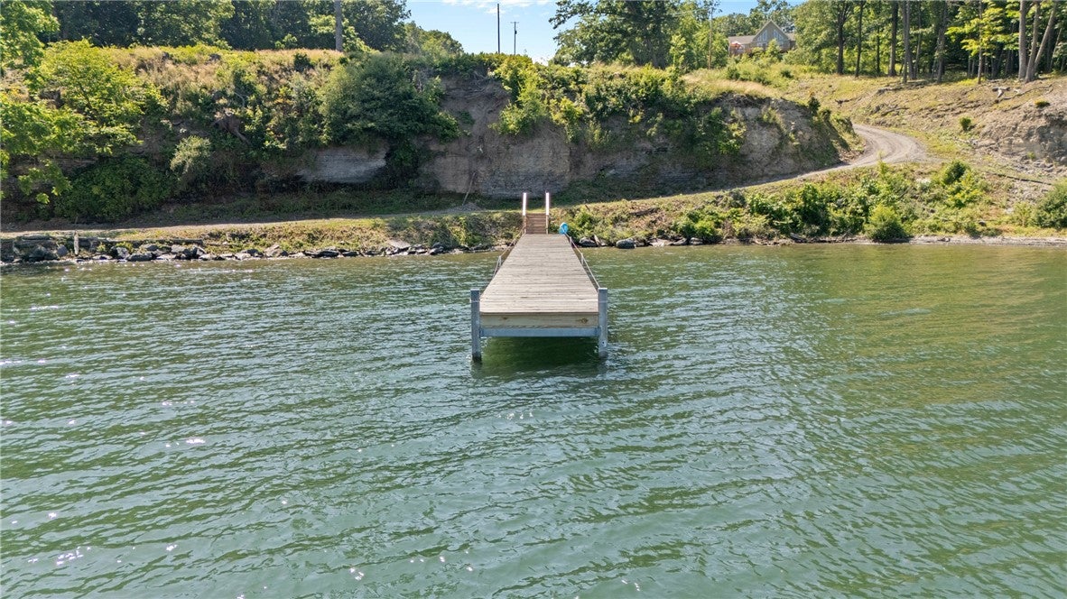 5 Red Cedar Falls Lane
