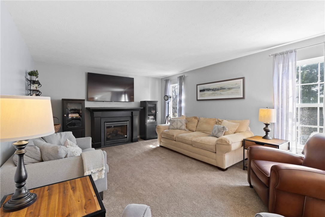 3225 White Pine Lane, Macedon, New York image 9