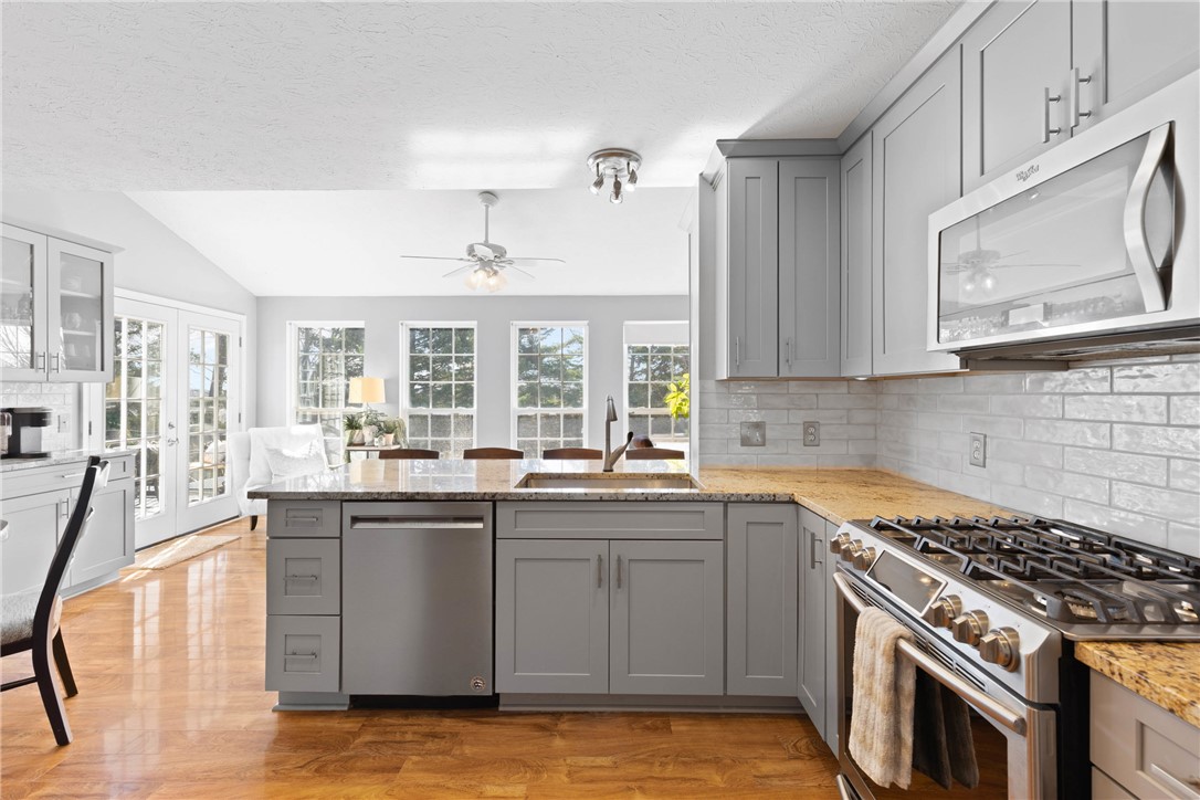 3225 White Pine Lane, Macedon, New York image 16