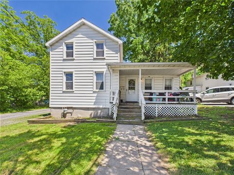 Homes For Sale - 17 Perrine Street<br/> Auburn, NY 13021