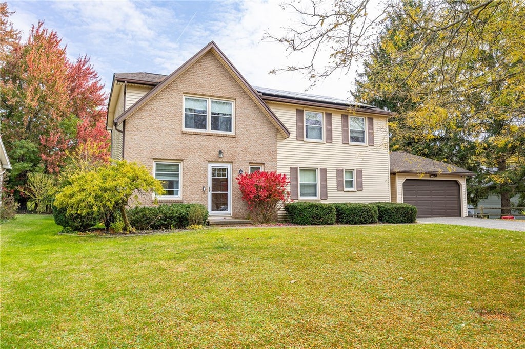 Photo of 16 Sanders Farm Dr Dr, Penfield, NY 14526 (MLS # R1725480)