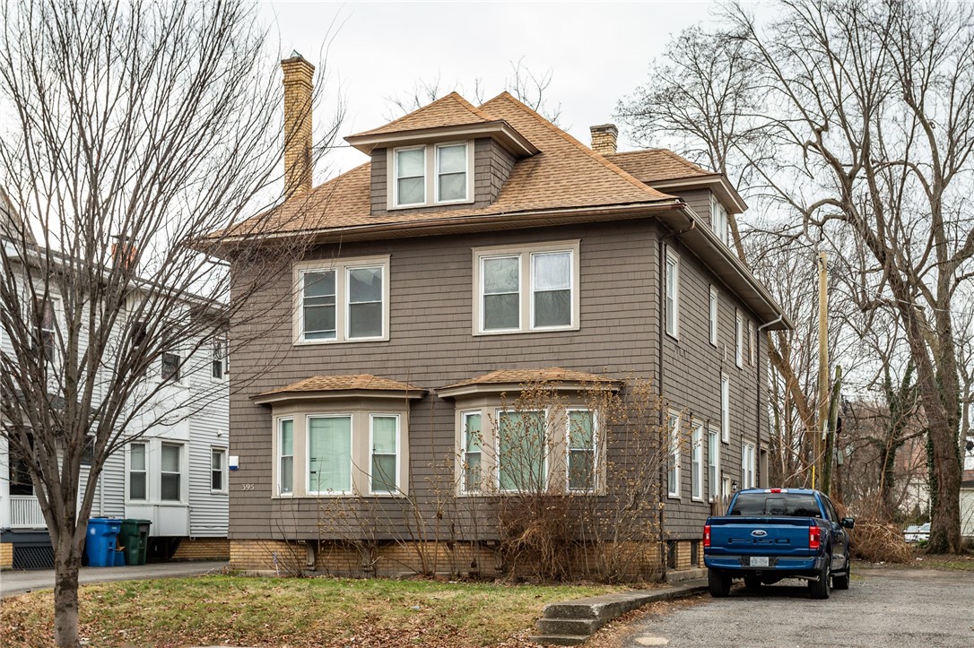 395 University Avenue