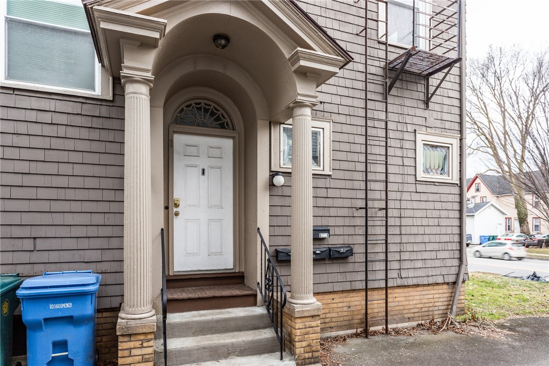 395 University Avenue