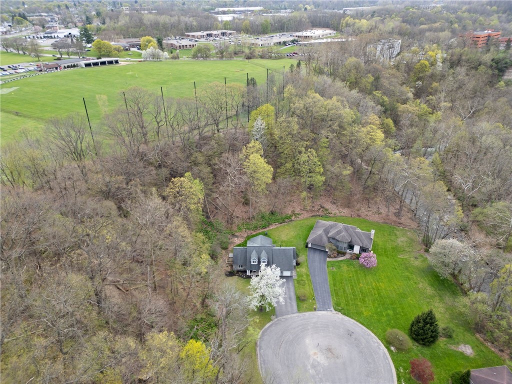 9 Falls View Lane, Penfield, New York image 45