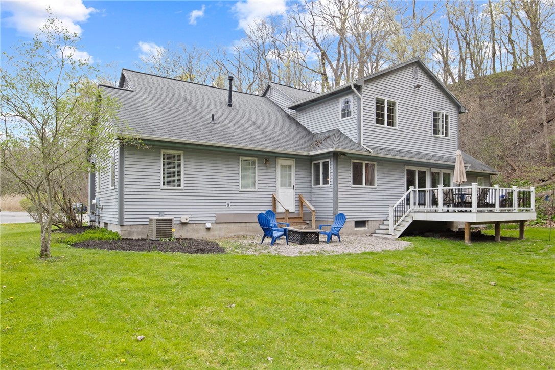 9 Falls View Lane, Penfield, New York image 39