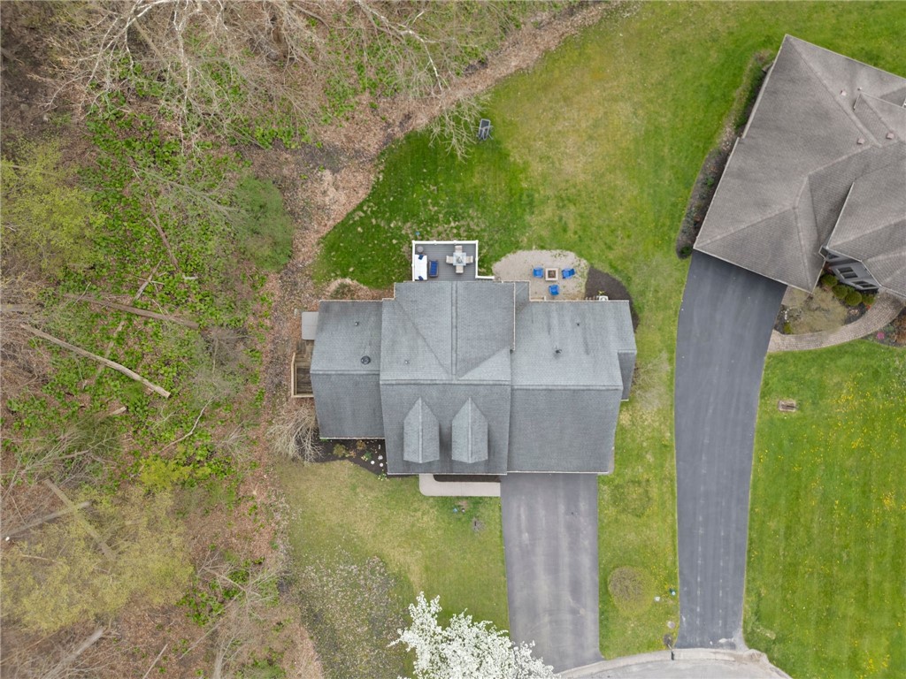 9 Falls View Lane, Penfield, New York image 44