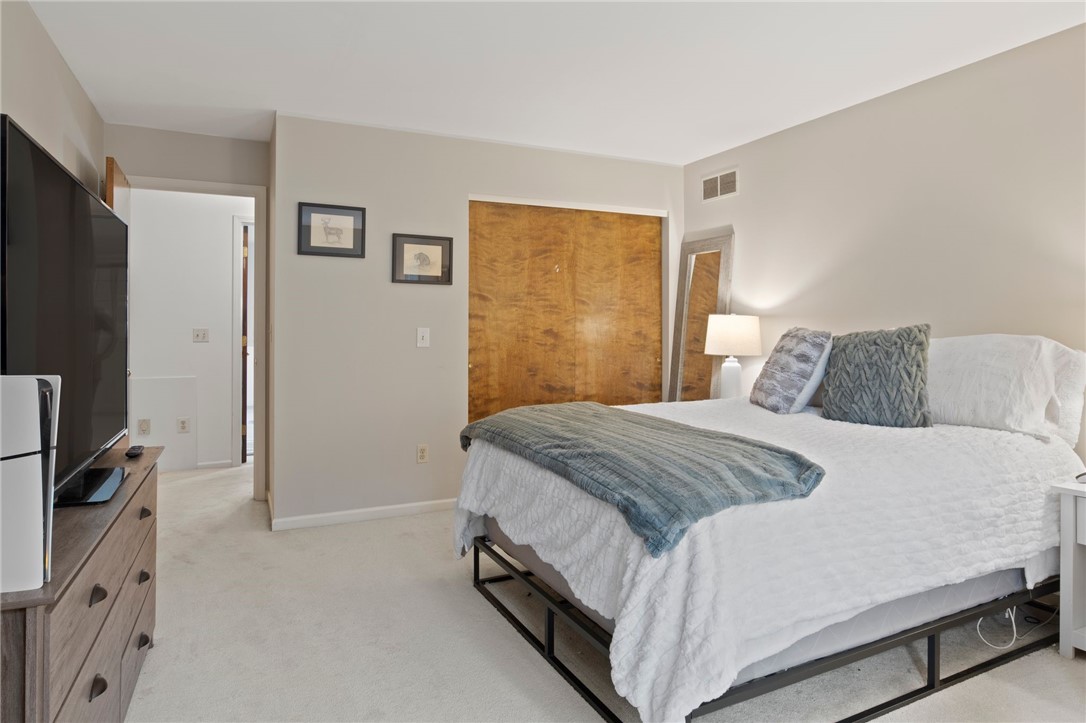 9 Falls View Lane, Penfield, New York image 30