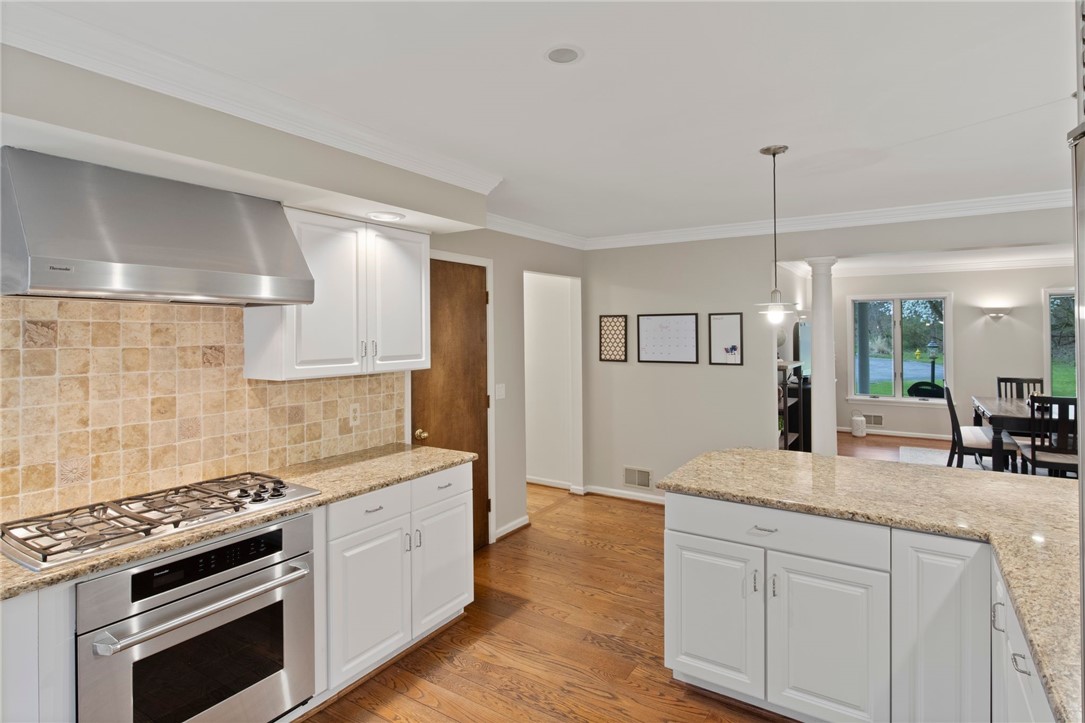 9 Falls View Lane, Penfield, New York image 17