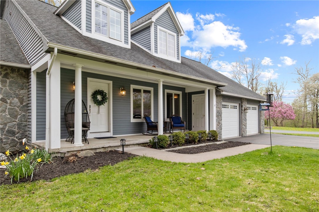 9 Falls View Lane, Penfield, New York image 3