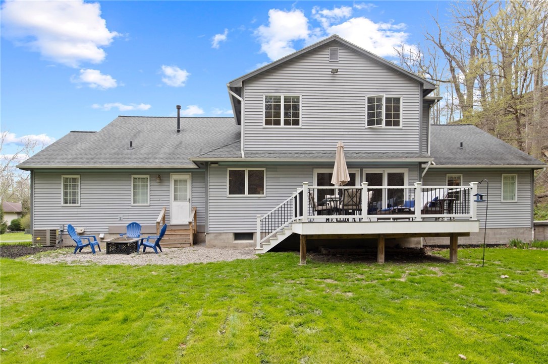 9 Falls View Lane, Penfield, New York image 40