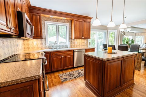 Tiny photo for 487 Sandystone Circle, Webster, NY 14580 (MLS # R1683070)