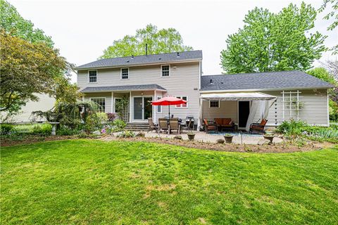 Tiny photo for 487 Sandystone Circle, Webster, NY 14580 (MLS # R1683070)