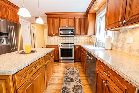 Tiny photo for 487 Sandystone Circle, Webster, NY 14580 (MLS # R1683070)