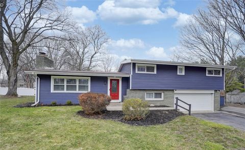 Homes For Sale - 465 Holt Road<br/> Monroe County, Webster, NY 14580