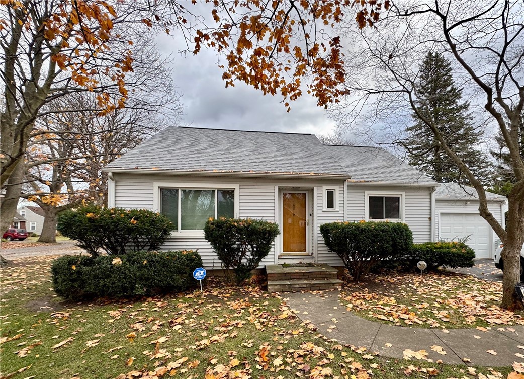 255 Garford Road, Irondequoit, New York image 1