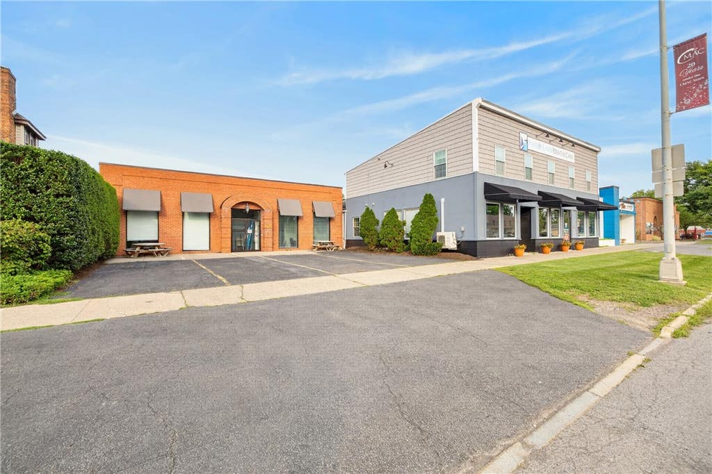 Photo of 325-329 S Main Street, Canandaigua City, NY 14424 (MLS # R1706939)