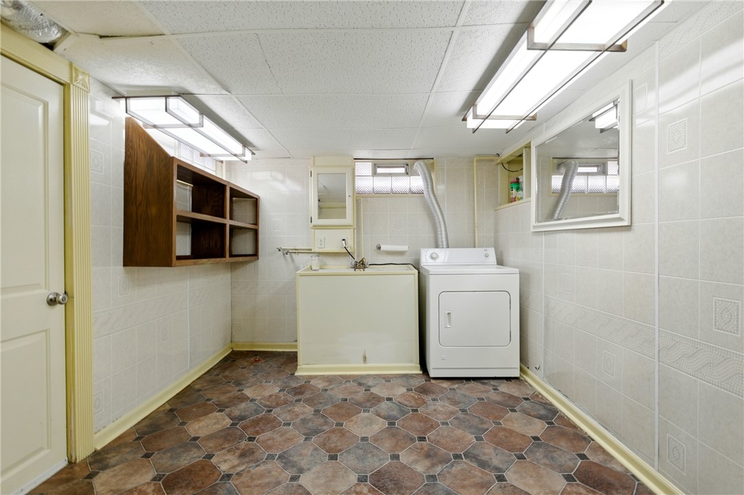 115 W Spruce Street, East Rochester, New York image 14