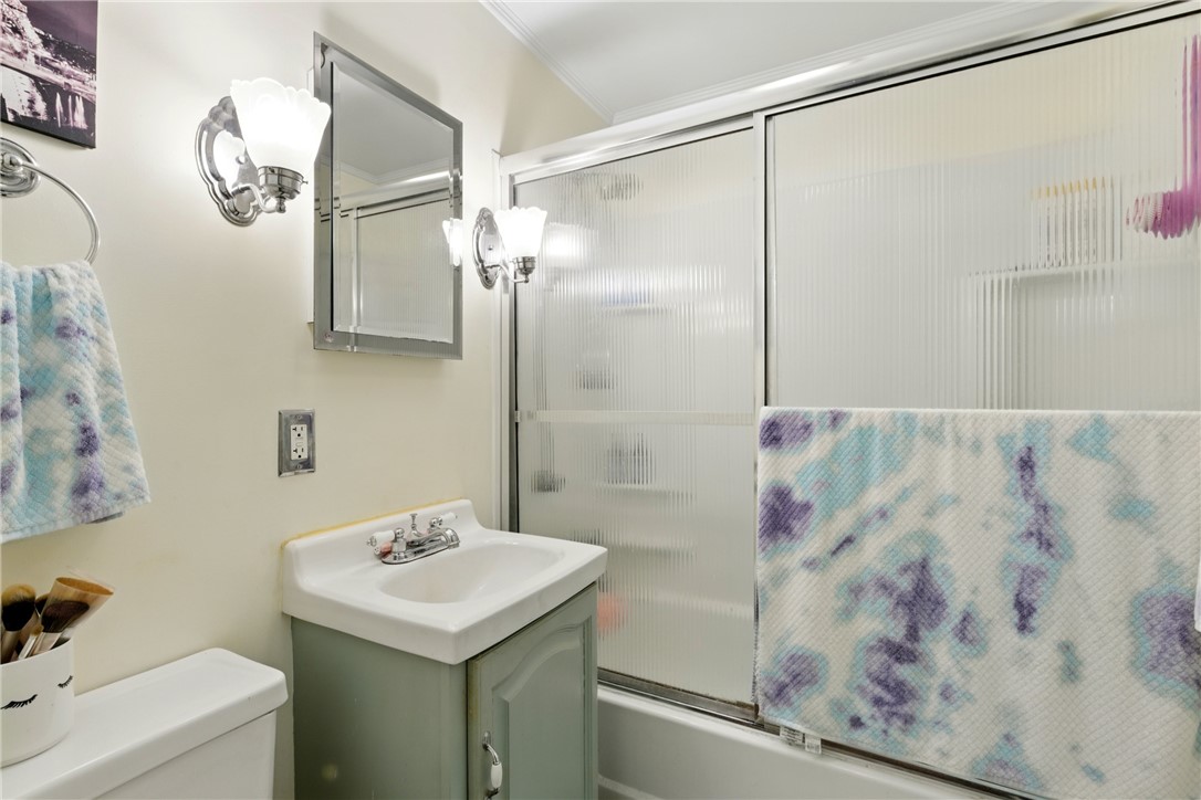 115 W Spruce Street, East Rochester, New York image 20