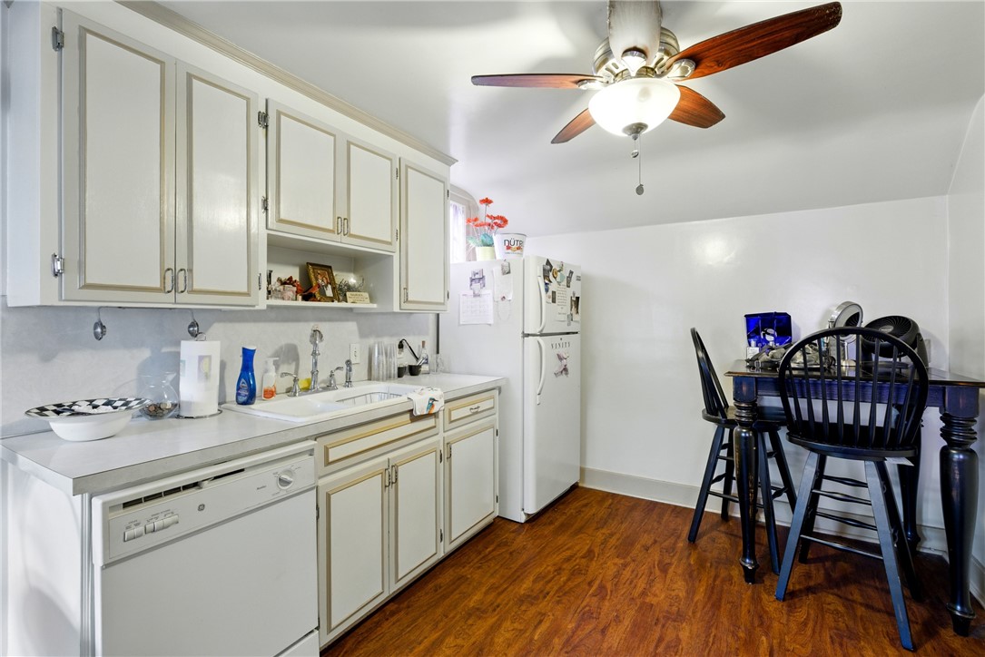 115 W Spruce Street, East Rochester, New York image 18