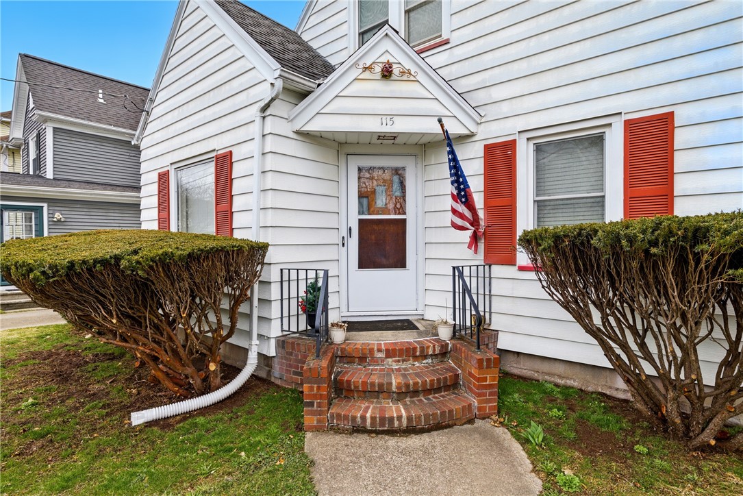 115 W Spruce Street, East Rochester, New York image 4