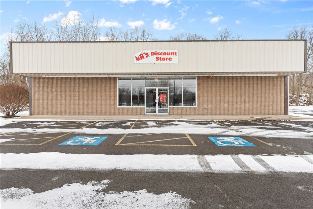 Photo of 27 State Route 31, Lyons, NY 14489 (MLS # R1628800)