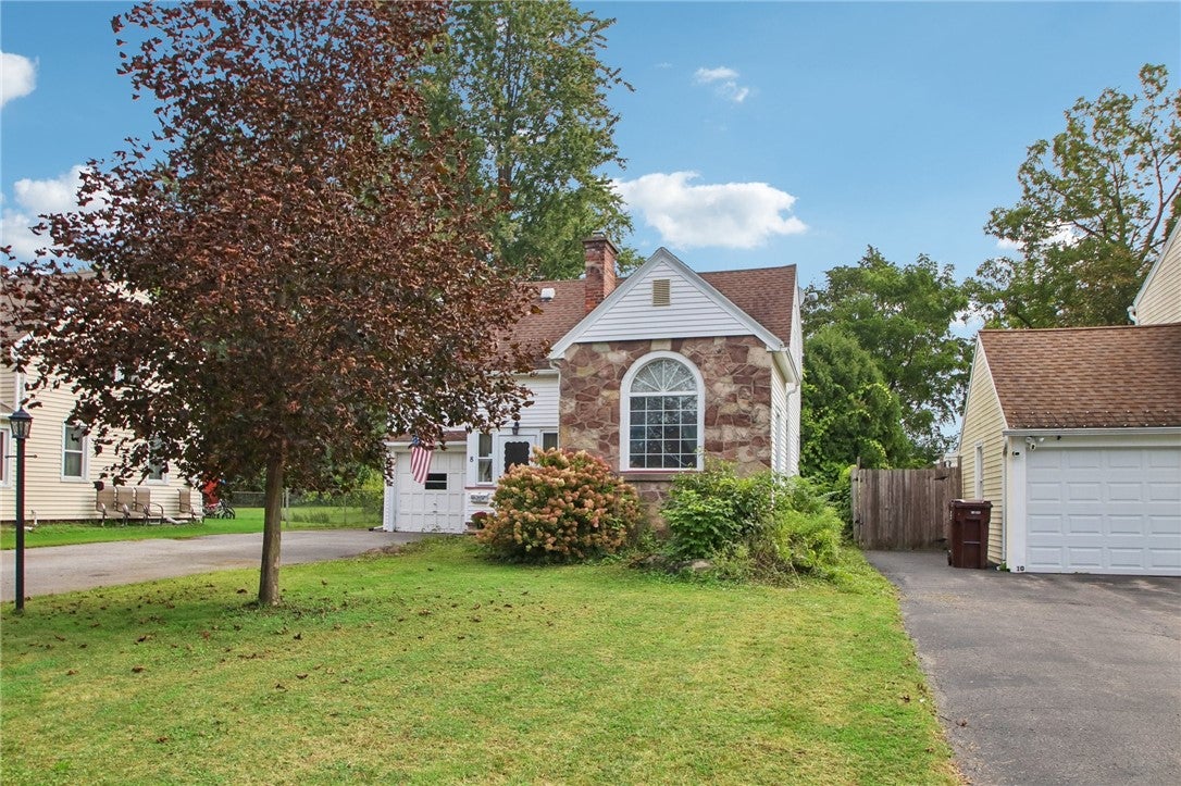 8 Benedict Drive