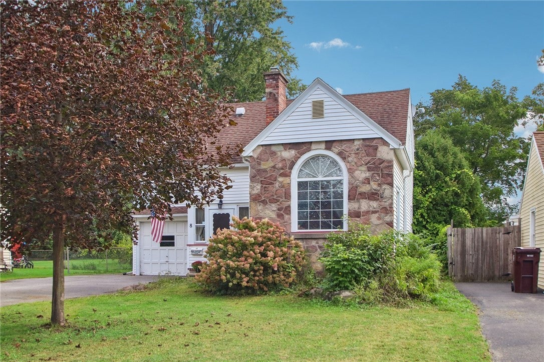 8 Benedict Drive