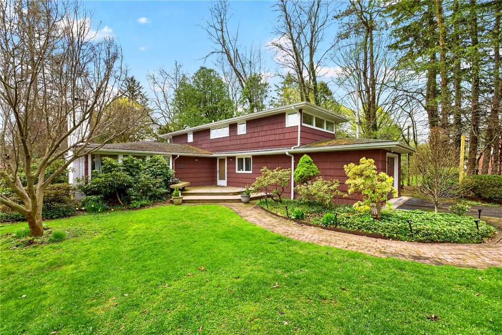 Photo of 53 Golfside Parkway, Brighton, NY 14610 (MLS # R1673222)