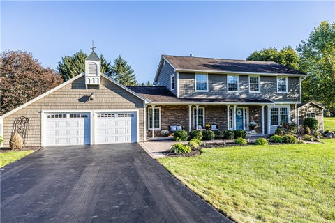 Photo of 7 Barben Circle, Mendon, NY 14506 (MLS # R1718072)