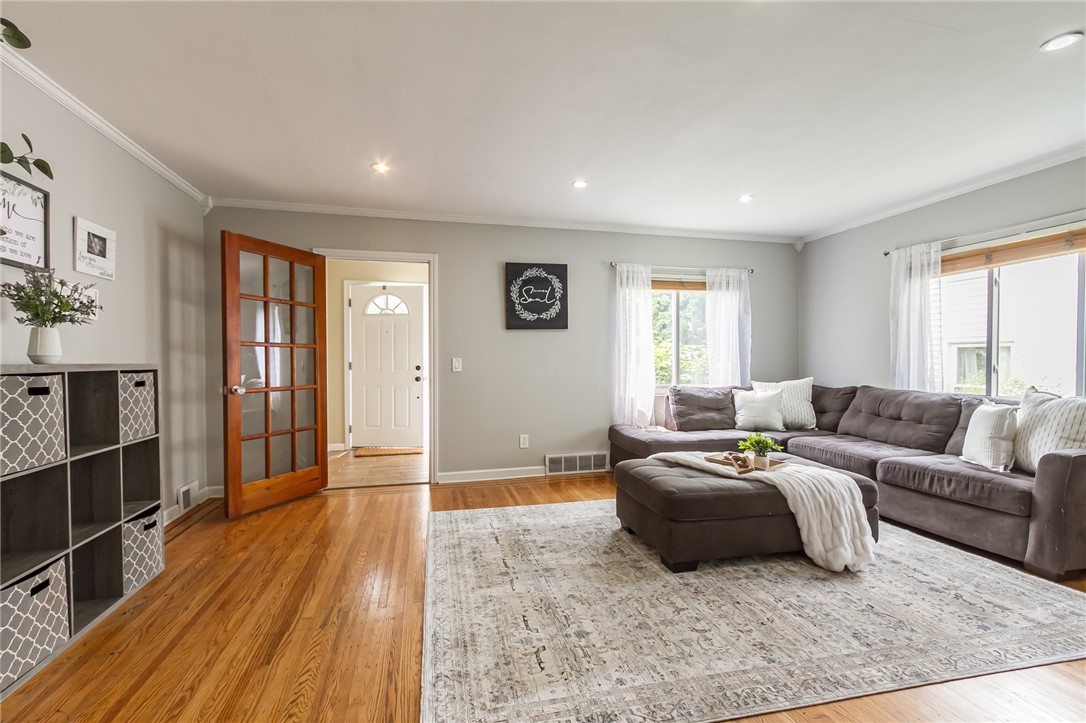 121 Woodbine Avenue, East Rochester, New York image 5