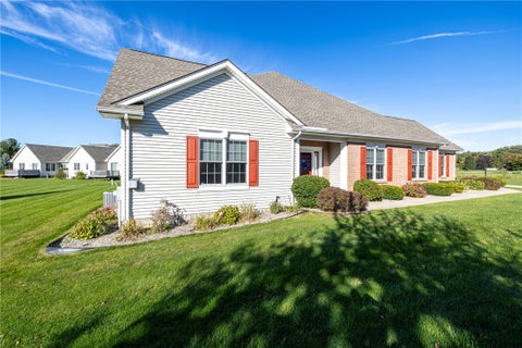 Townhouse For Sale - 191 Ashbrook Circle<br/> Penfield, NY 14580