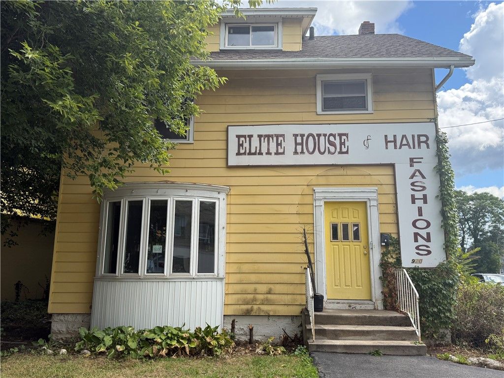 Photo of 920 Merchants Road, Rochester, NY 14609 (MLS # R1633935)