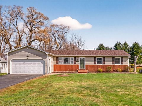 Homes For Sale - 592 N Greece Road<br/> Greece, NY 14468