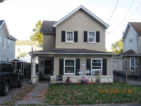 Homes For Sale - 149 Geneva Street<br/> Lyons, NY 14489