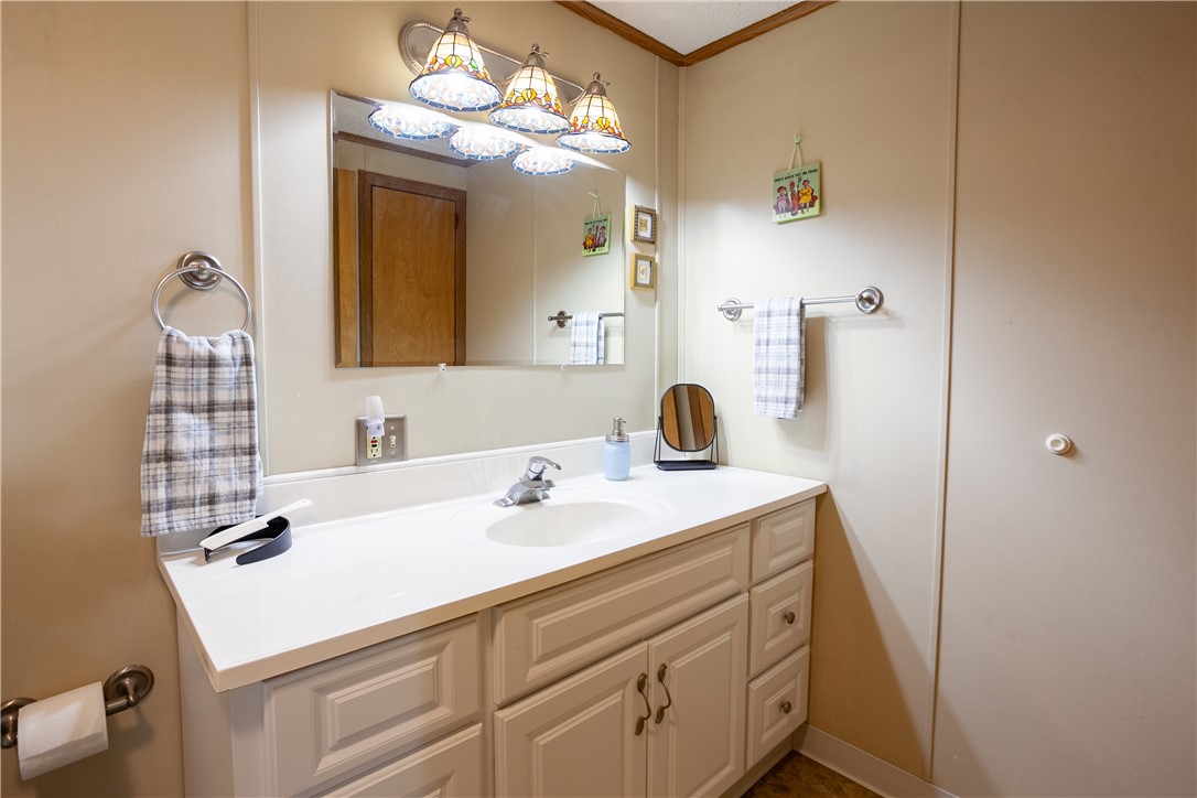 47 Hidden Meadows Drive, Bergen, New York image 26