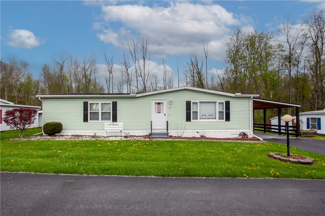 47 Hidden Meadows Drive, Bergen, New York image 2