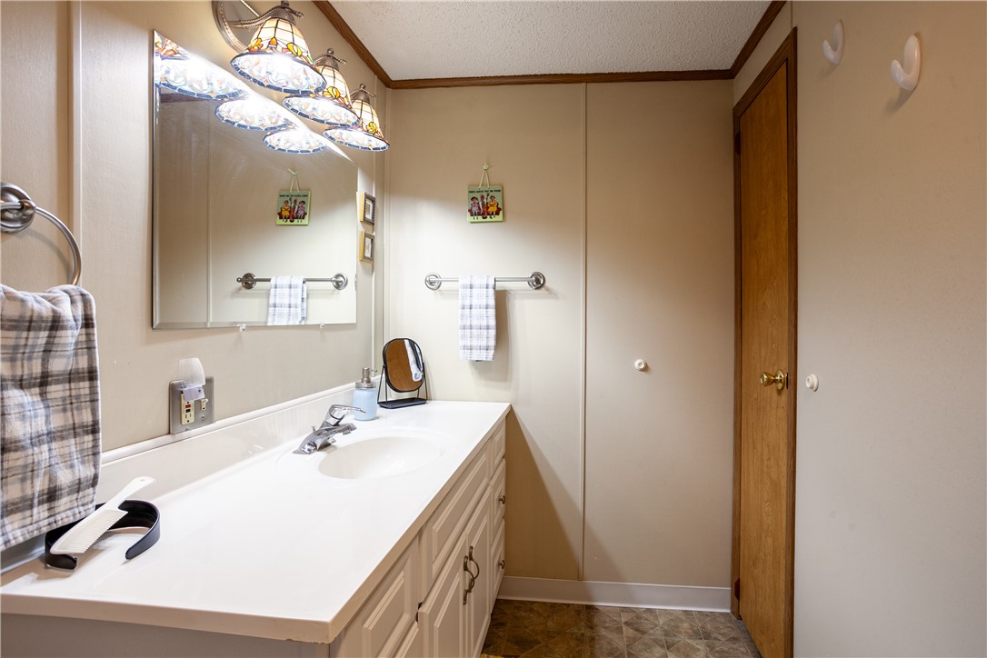 47 Hidden Meadows Drive, Bergen, New York image 27