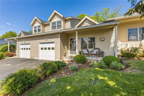 Photo of 1320 Courtney Dr DR, Victor, NY 14564 (MLS # R1685798)
