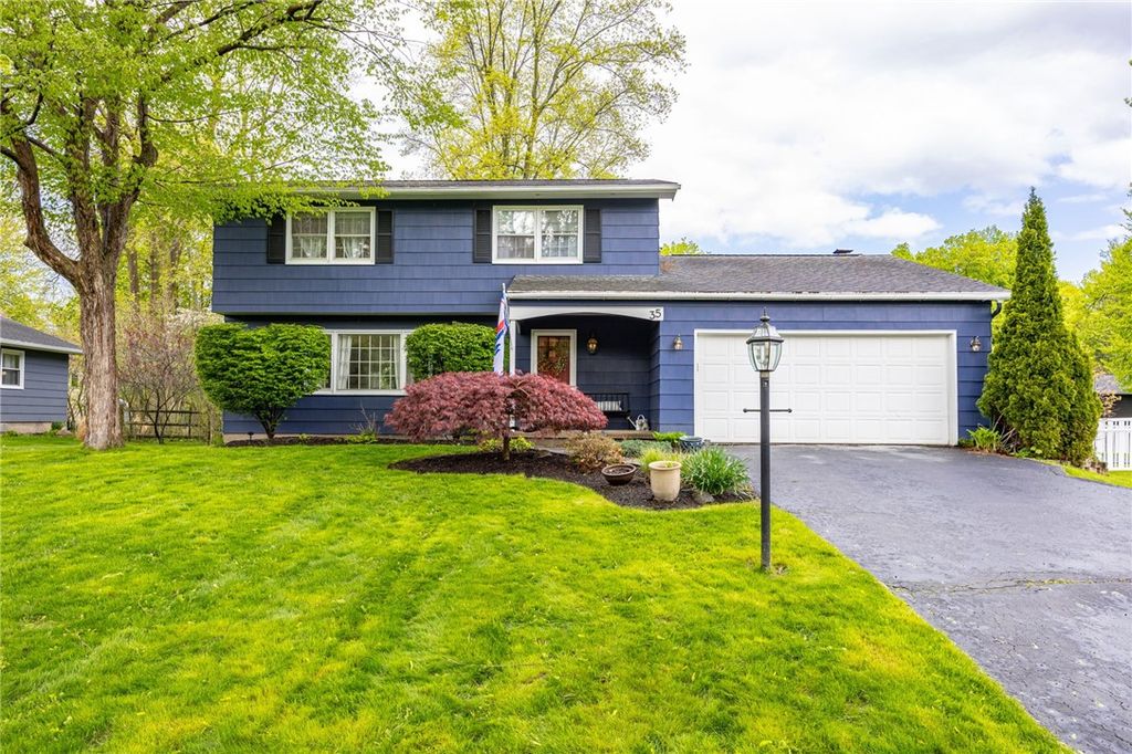 Photo of 35 Stony Brook Lane, Perinton, NY 14450 (MLS # R1681557)