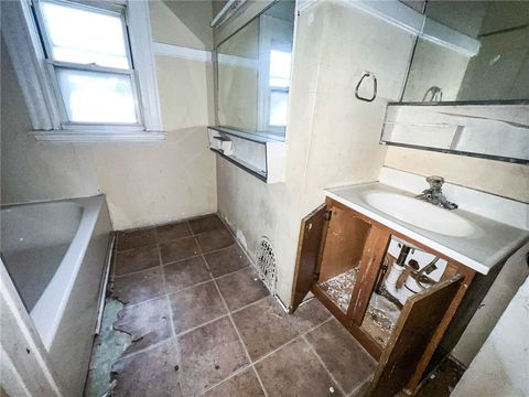 Tiny photo for 365 Glenwood Avenue, Rochester, NY 14613 (MLS # R1654528)