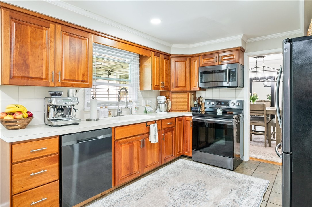 255 Arcadia Parkway, Greece, New York image 24