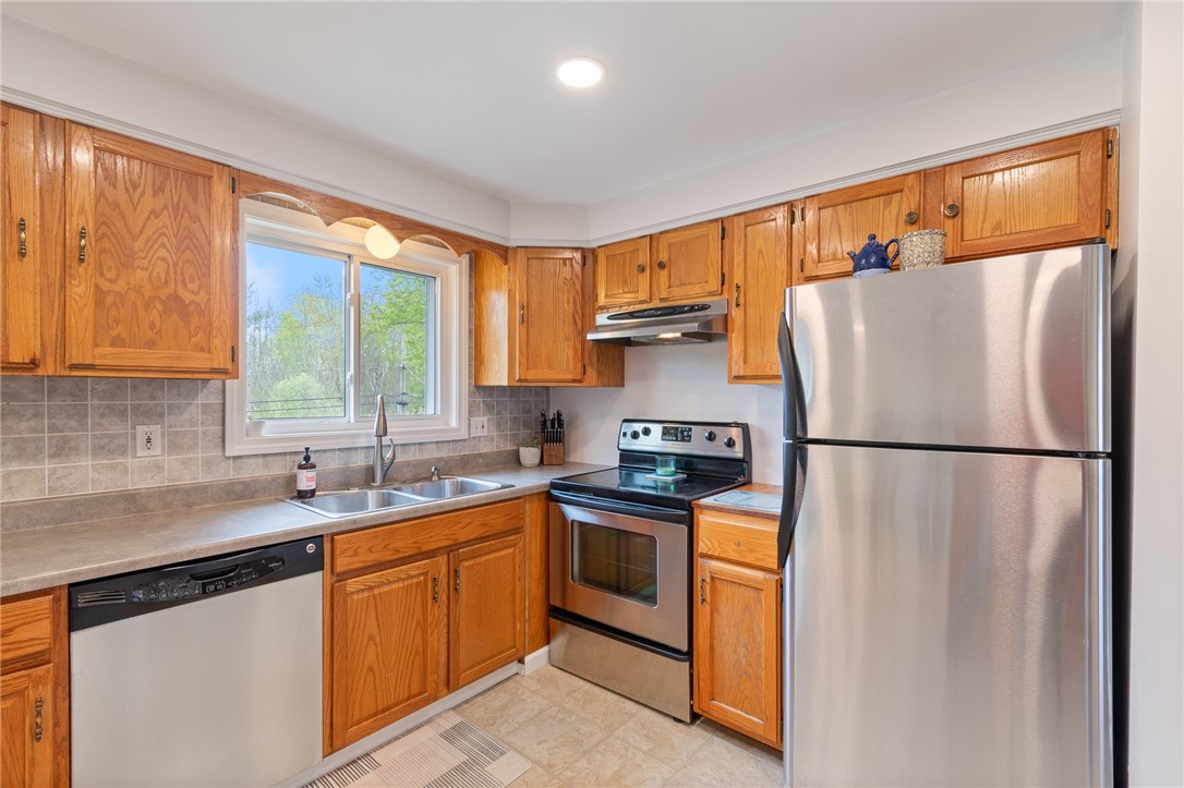 17 Courtright Lane, Gates, New York image 9