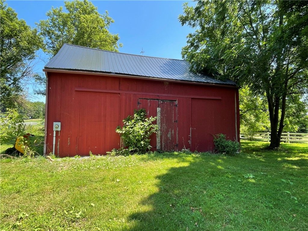 Photo of 42 Bulls Saw Mill Road, Mendon, NY 14472 (MLS # R1611218)