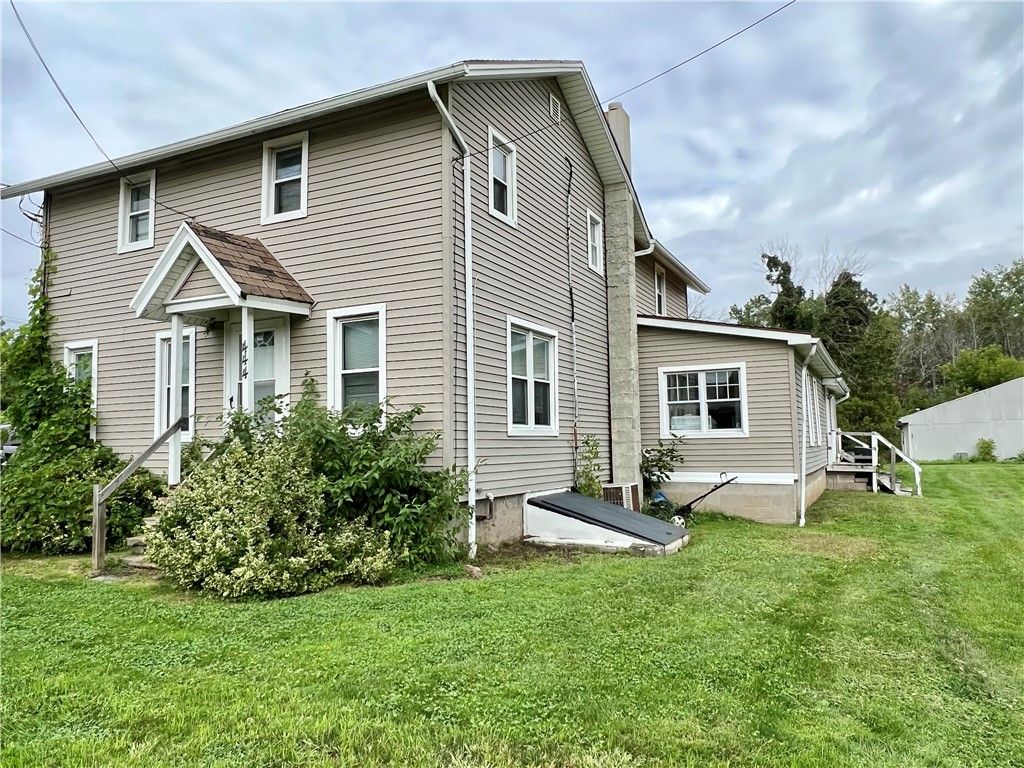 Photo of 444 North Avenue, Parma, NY 14468 (MLS # R1580290)